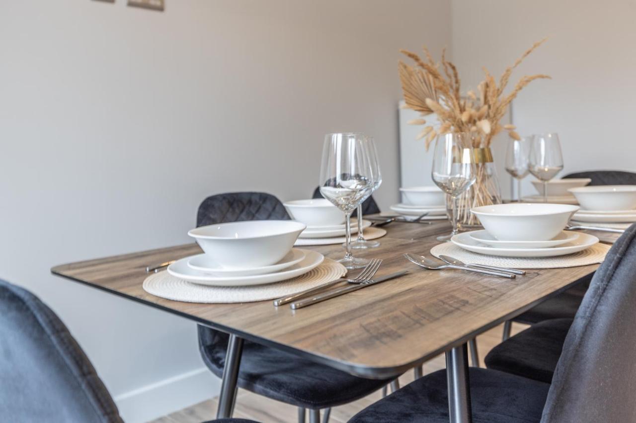Park House, Private Garage And Parking * Coventry